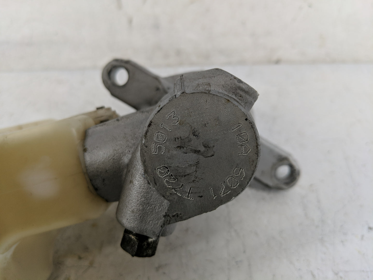 2013-2018 Nissan Altima Brake Master Cylinder 1219242 - Oemusedautoparts1.com