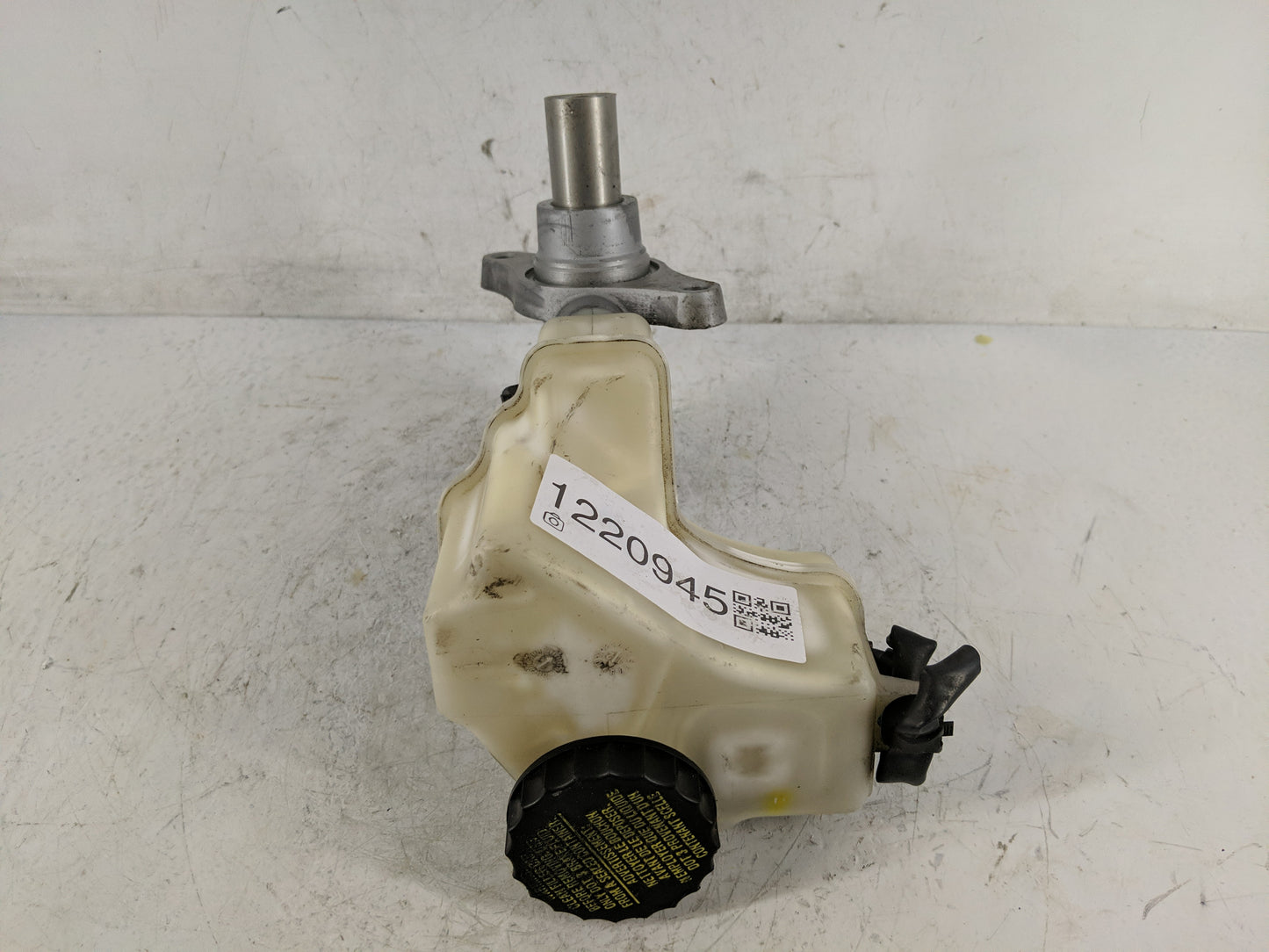 2013-2018 Nissan Altima Brake Master Cylinder 1220945 - Oemusedautoparts1.com