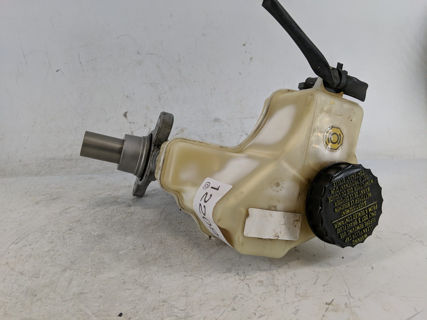 2013-2018 Nissan Altima Brake Master Cylinder 1220949 - Oemusedautoparts1.com