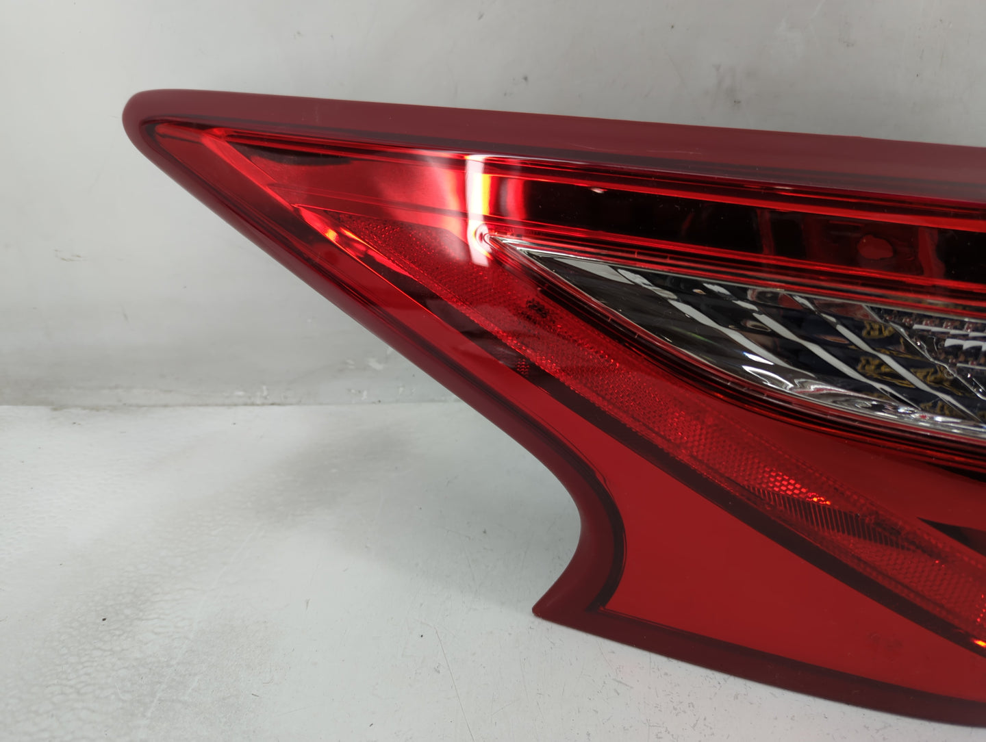 2016-2017 Nissan Altima Tail Light Assembly Driver Left OEM P/N:2XL 949 822-01 Fits Fits 2016 2017 OEM Used Auto Parts - Oem