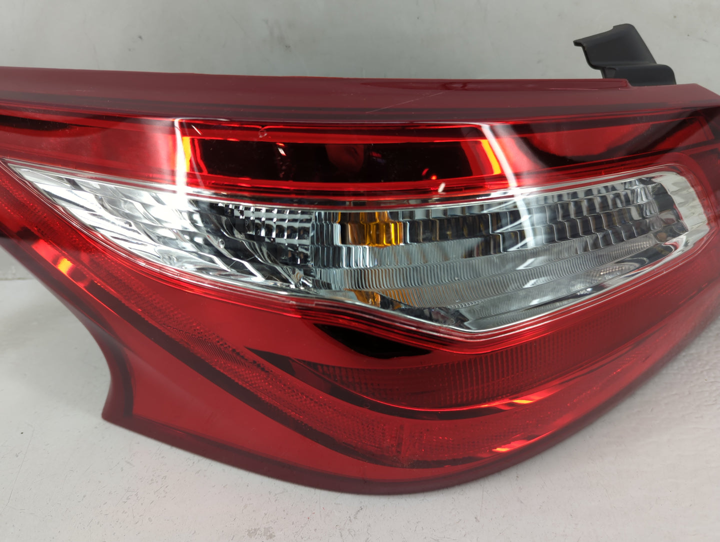 2016-2017 Nissan Altima Tail Light Assembly Driver Left OEM P/N:2XL 949 822-01 Fits Fits 2016 2017 OEM Used Auto Parts - Oem