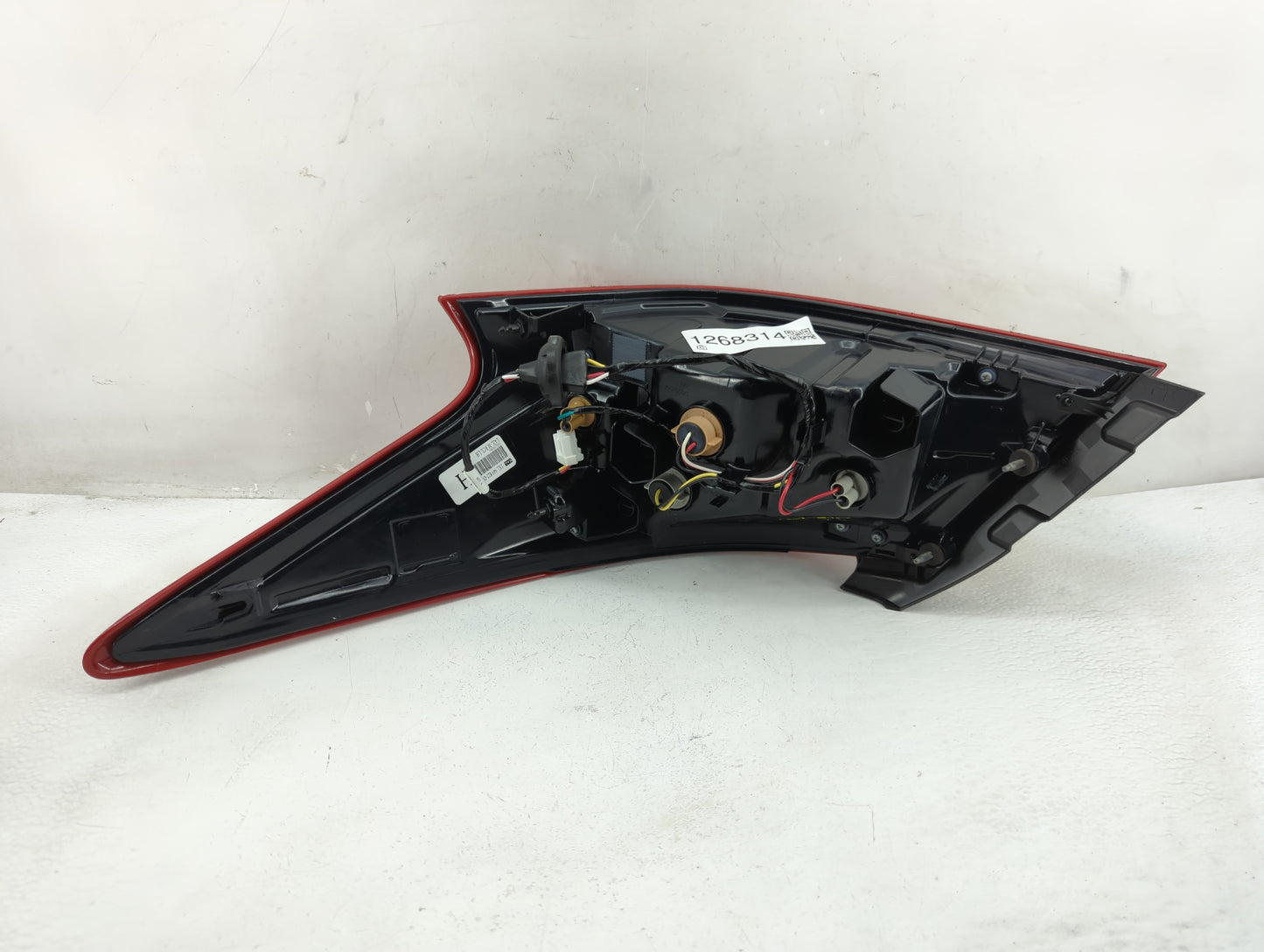 2016-2017 Nissan Altima Tail Light Assembly Driver Left OEM P/N:2XL 949 822-01 Fits Fits 2016 2017 OEM Used Auto Parts - Oem