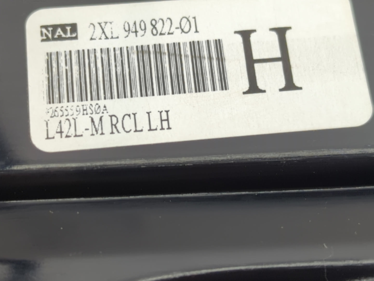 2016-2017 Nissan Altima Tail Light Assembly Driver Left OEM P/N:2XL 949 822-01 Fits Fits 2016 2017 OEM Used Auto Parts - Oem