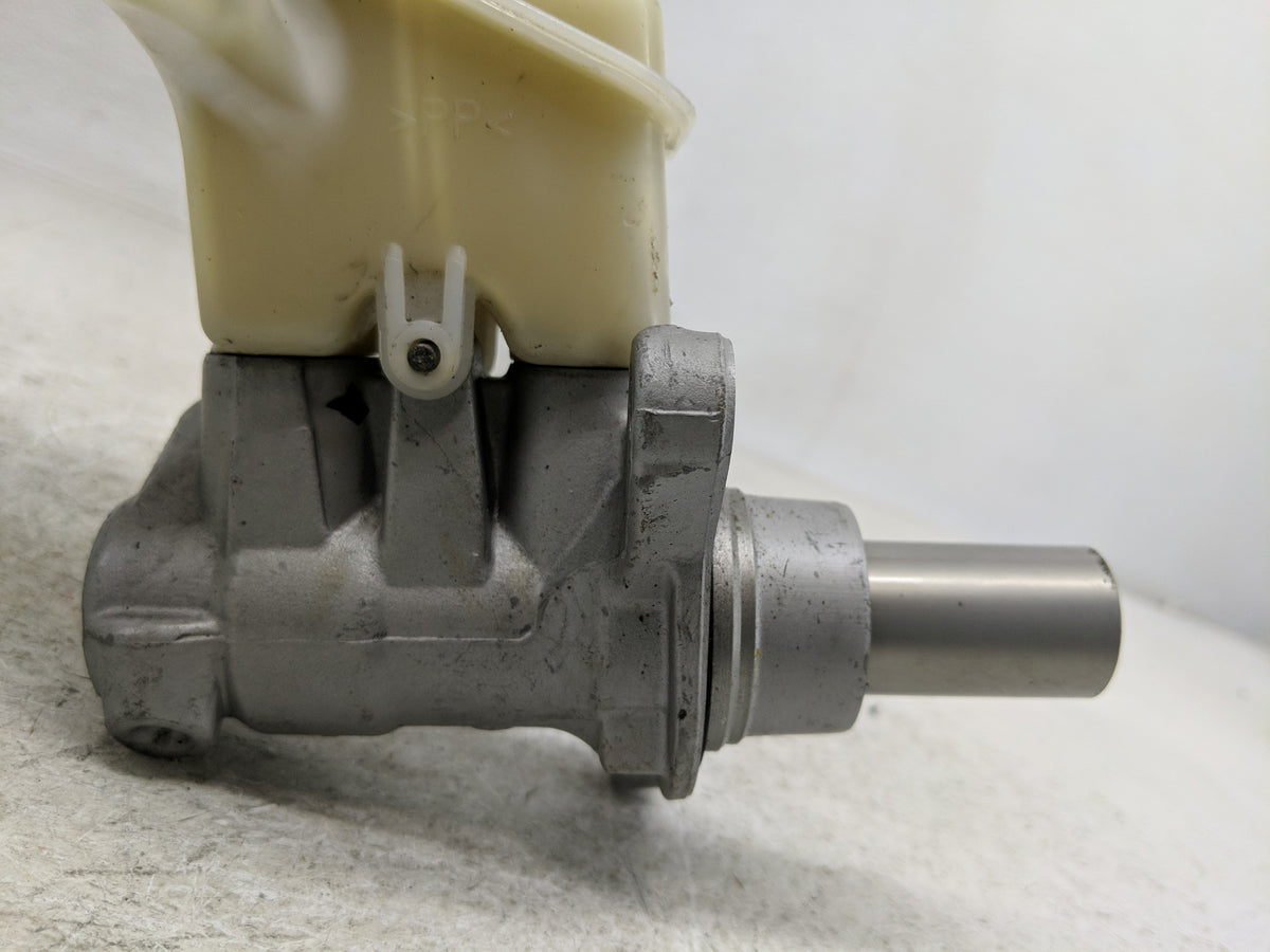 2013-2018 Nissan Altima Brake Master Cylinder 1276287 - Oemusedautoparts1.com