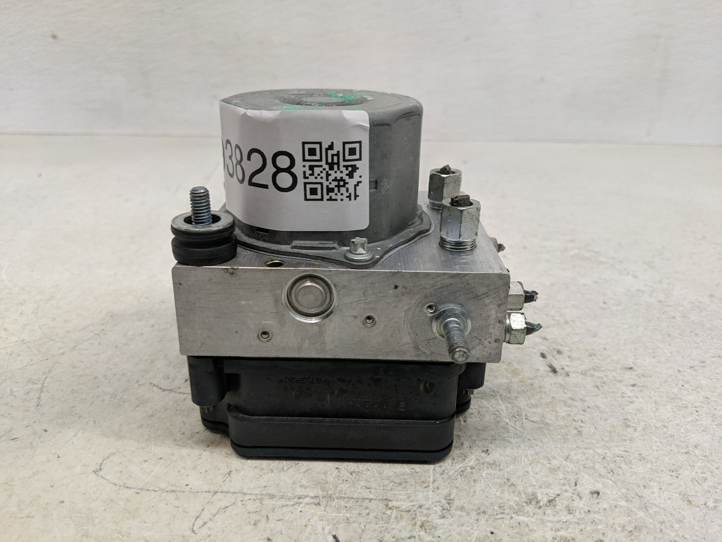 2016-2017 Nissan Altima ABS Pump Control Module Replacement Fits Fits 2016 2017 OEM Used Auto Parts - Oemusedautoparts1.com