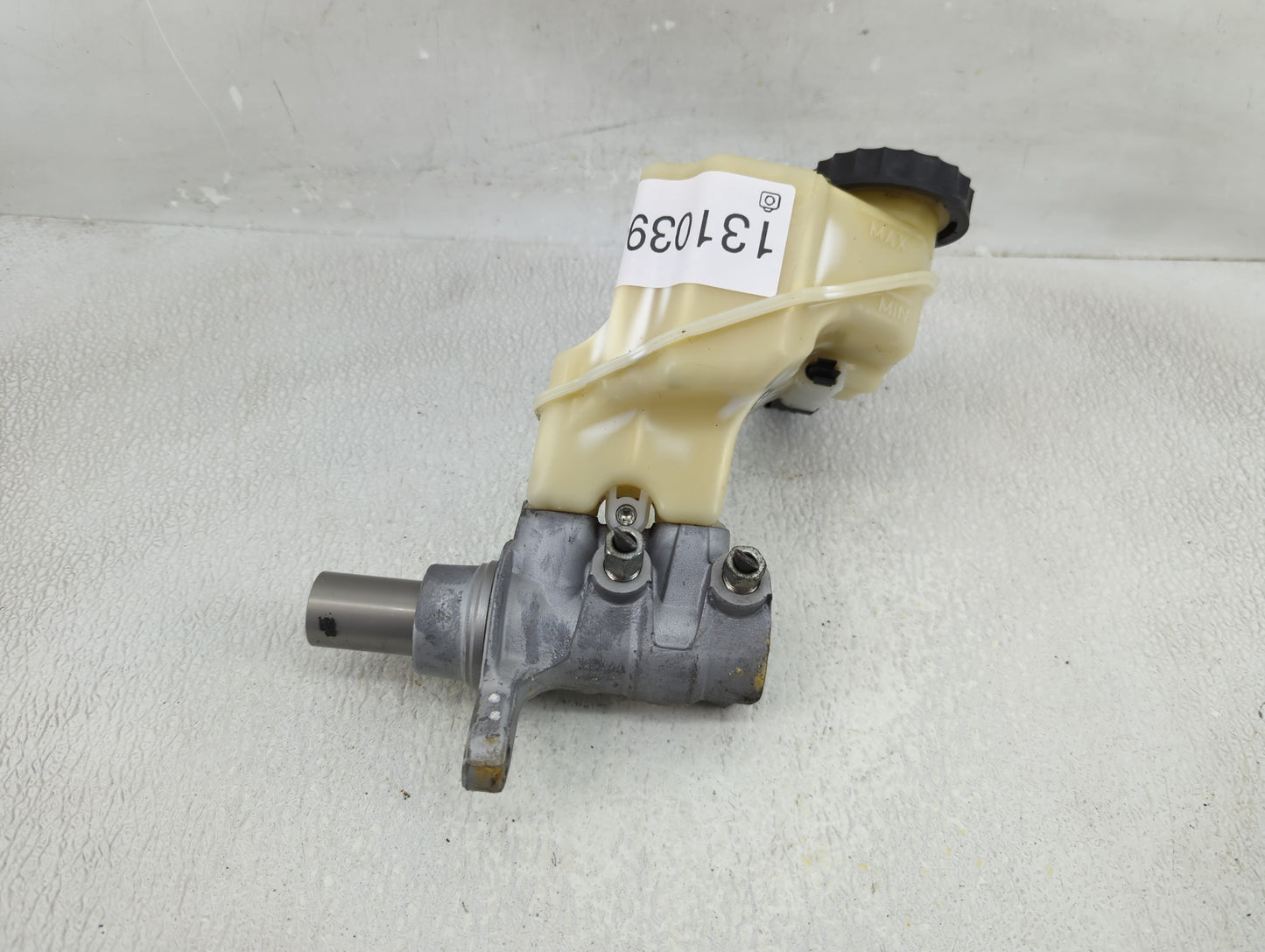 2013-2018 Nissan Altima Brake Master Cylinder 1310394 - Oemusedautoparts1.com