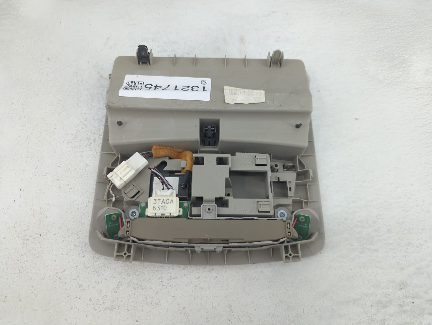 2016 Nissan Altima Overhead Roof Console - Oemusedautoparts1.com