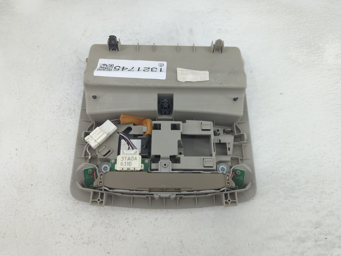 2016 Nissan Altima Overhead Roof Console - Oemusedautoparts1.com