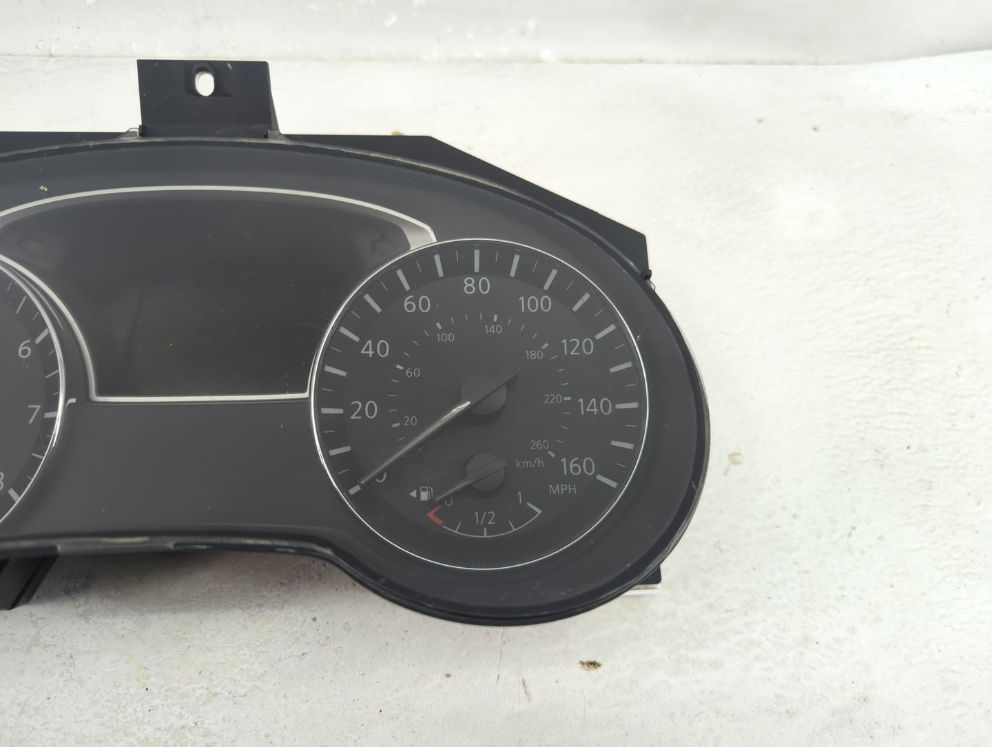 2016-2017 Nissan Altima Instrument Cluster Speedometer Gauges P/N:24810 9HS8B Fits Fits 2016 2017 OEM Used Auto Parts - Oemu
