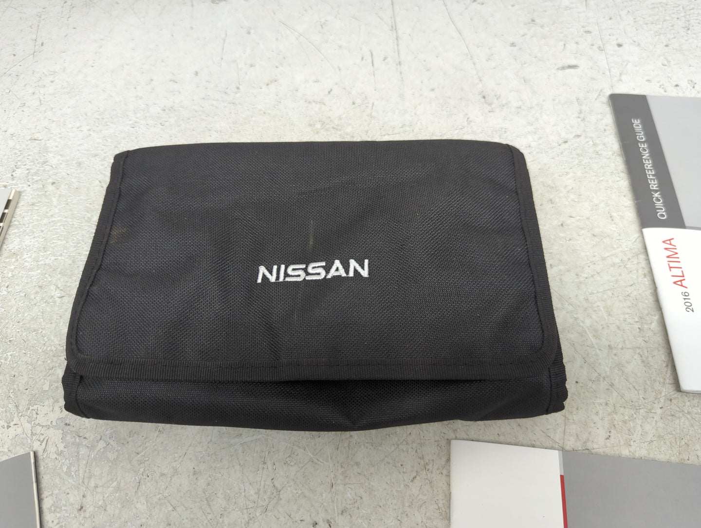 2016 Nissan Altima Owners Manual Book Guide P/N:OM16EA-0L33U0 OEM Used Auto Parts - Oemusedautoparts1.com
