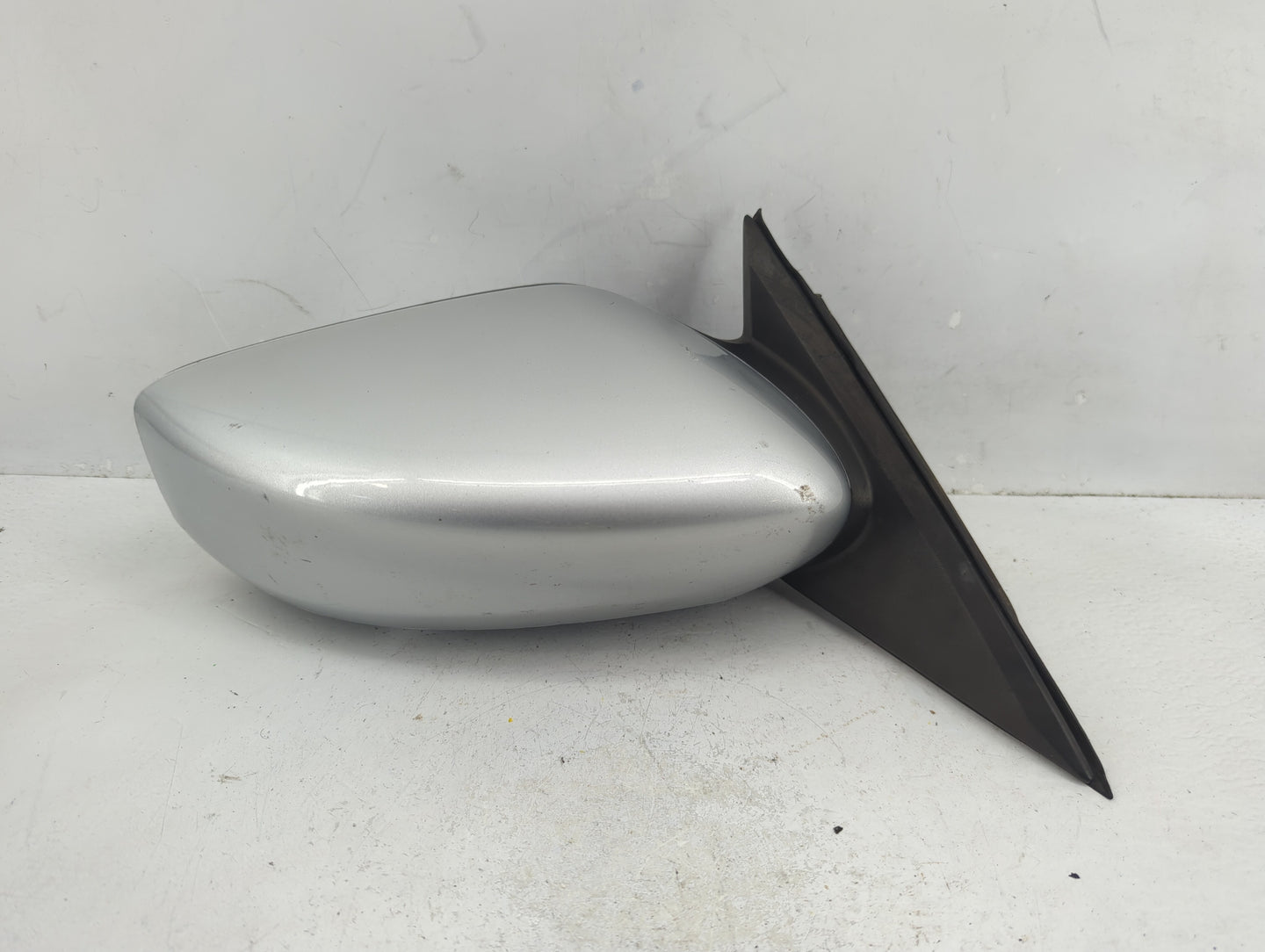 2013-2018 Nissan Altima Passenger Side View Mirror - Right Door Mirror OEM Used - Oemusedautoparts1.com