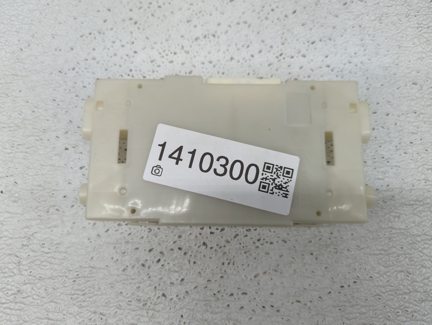 2016-2017 Nissan Altima Temperature Control Module 27760-9hs0a - Oemusedautoparts1.com