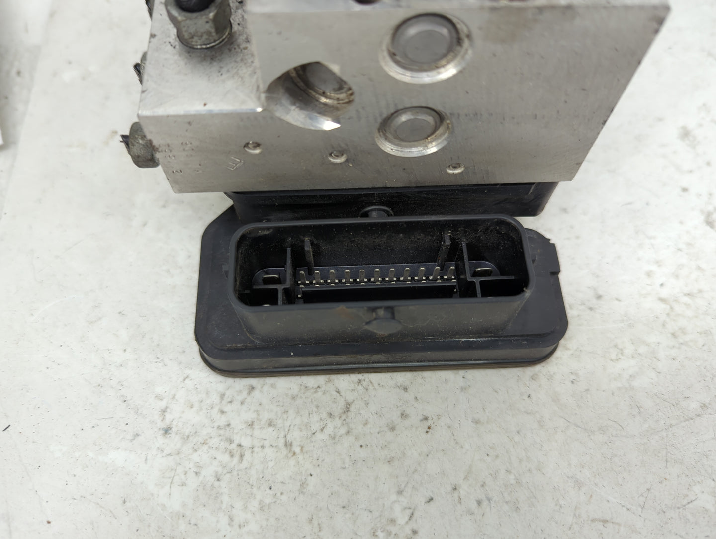 2016-2017 Nissan Altima ABS Pump Control Module Replacement P/N:0265956188 2265106527 Fits Fits 2016 2017 OEM Used Auto Part