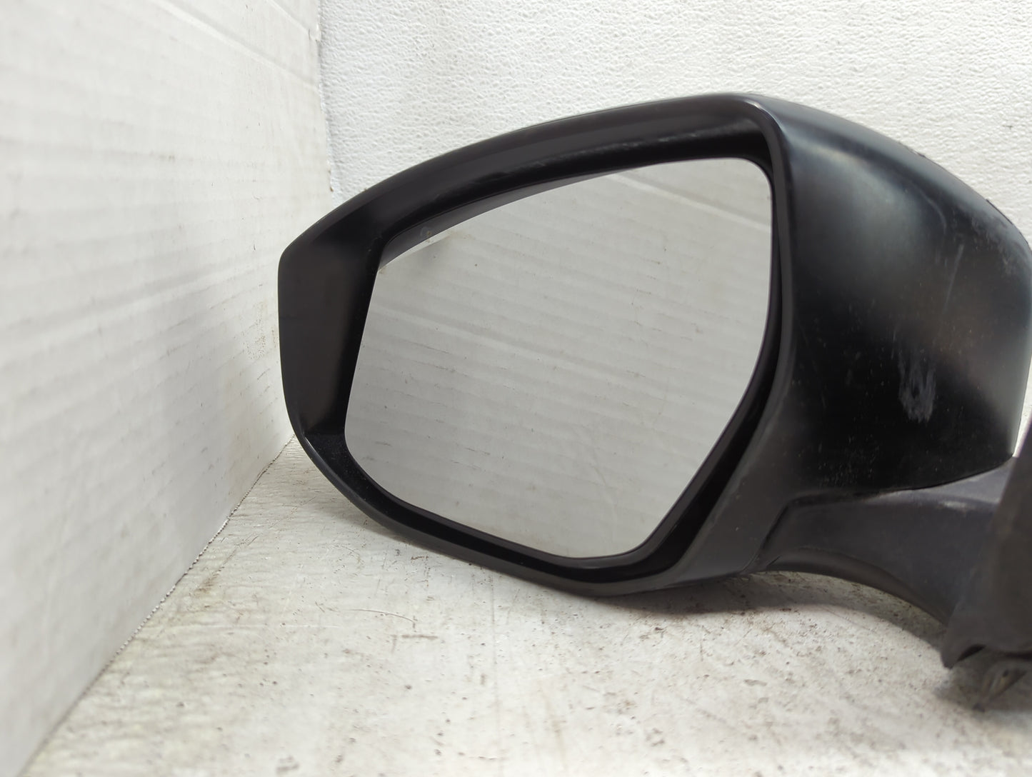 2013-2018 Nissan Altima Driver Side View Mirror - Left Door Mirror OEM Used - Oemusedautoparts1.com