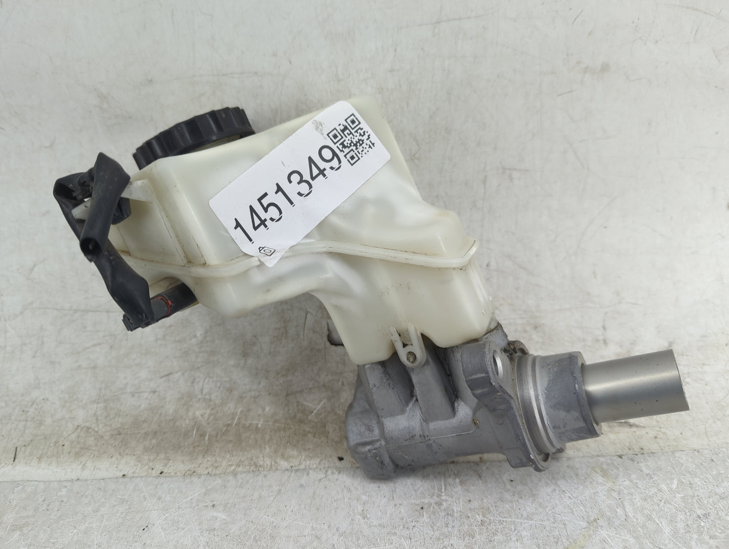 2013-2018 Nissan Altima Brake Master Cylinder 1451349 - Oemusedautoparts1.com