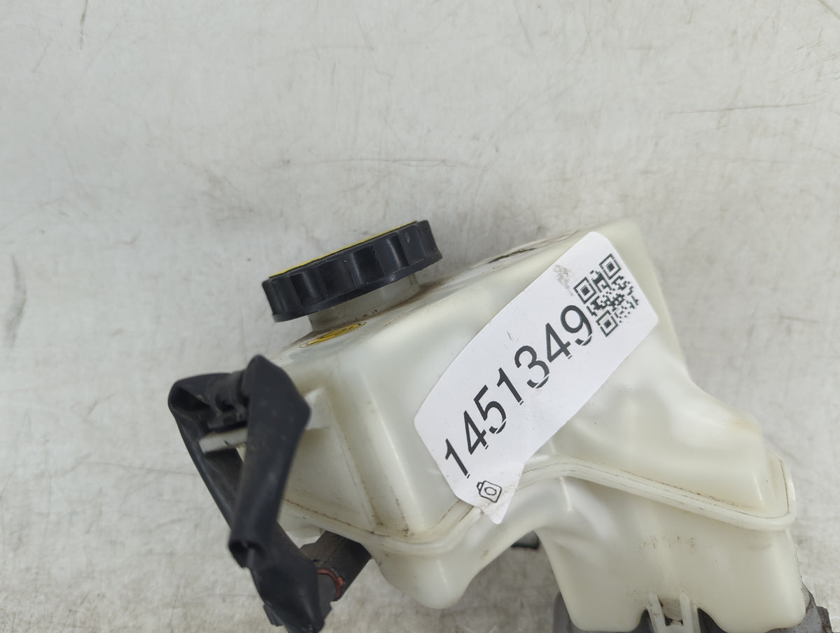 2013-2018 Nissan Altima Brake Master Cylinder 1451349 - Oemusedautoparts1.com