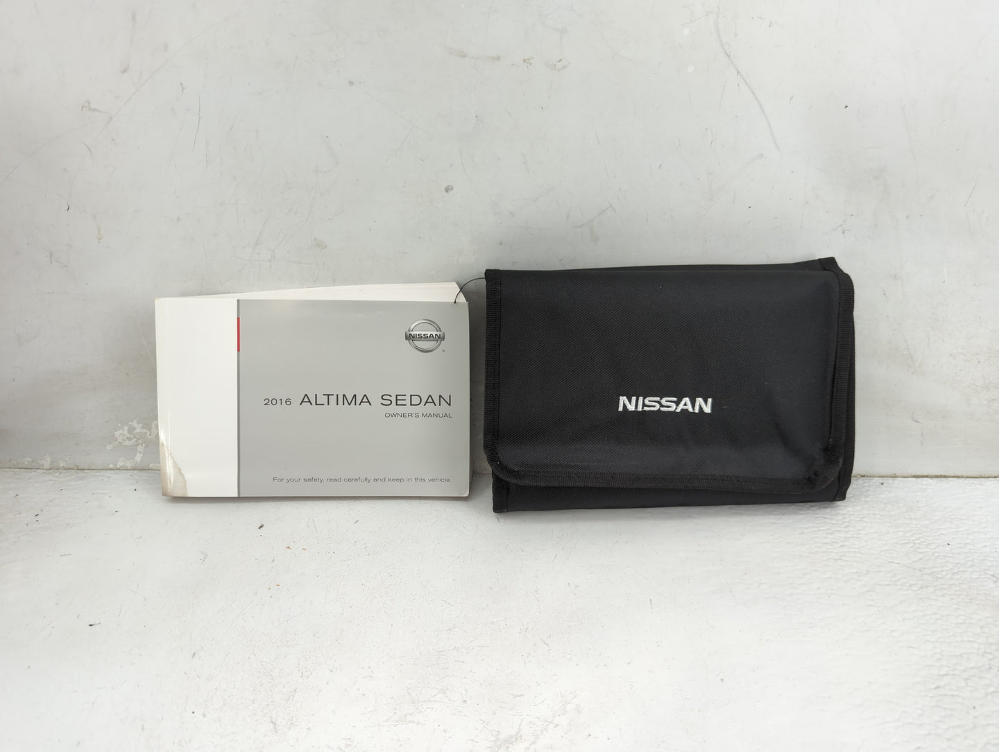 2016 Nissan Altima Owners Manual Book Guide P/N:OM16EA0L33U0 OEM Used Auto Parts - Oemusedautoparts1.com