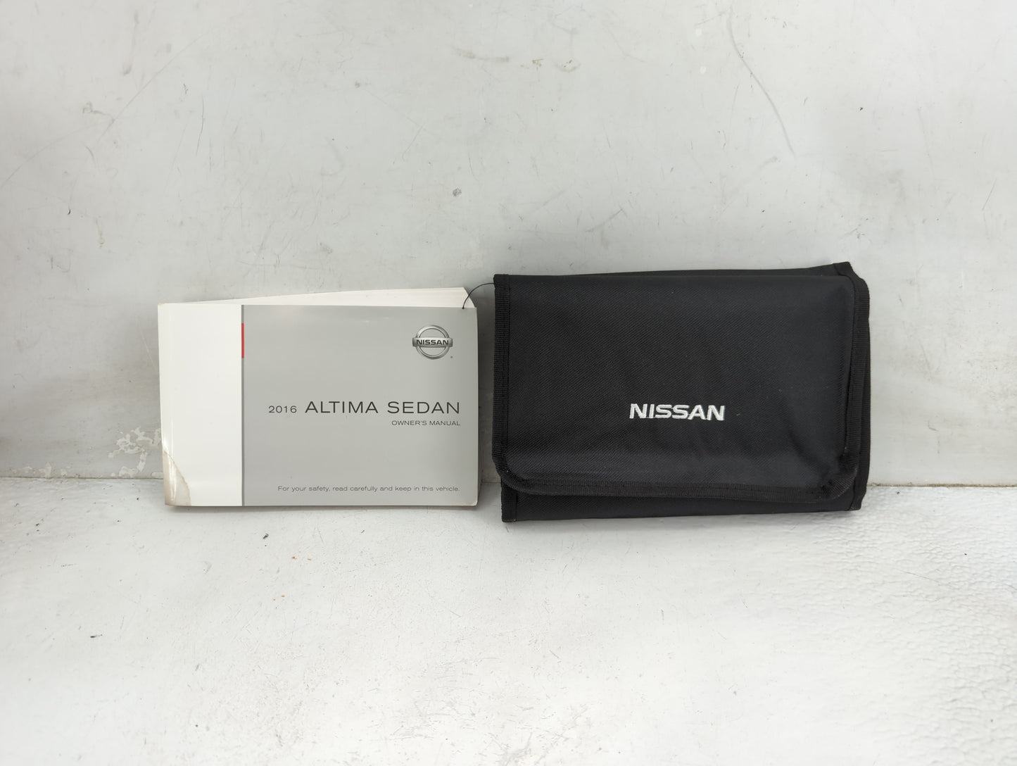 2016 Nissan Altima Owners Manual Book Guide P/N:OM16EA0L33U0 OEM Used Auto Parts - Oemusedautoparts1.com