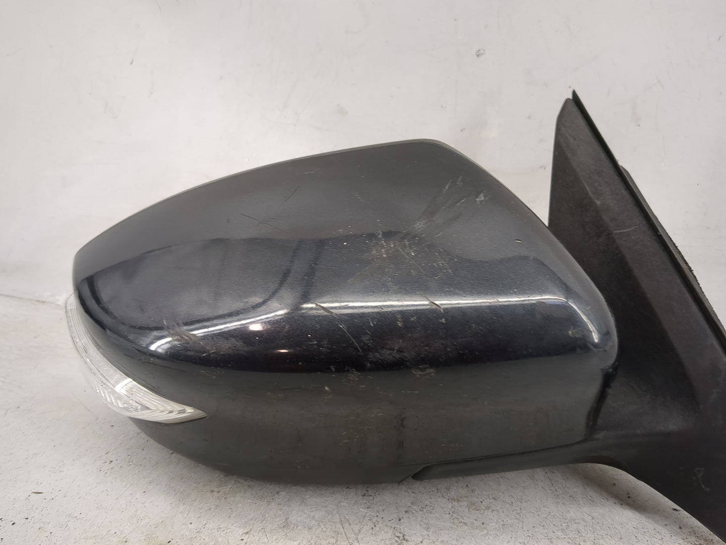 2013-2018 Nissan Altima Passenger Side View Mirror - Right Door Mirror OEM Used - Oemusedautoparts1.com
