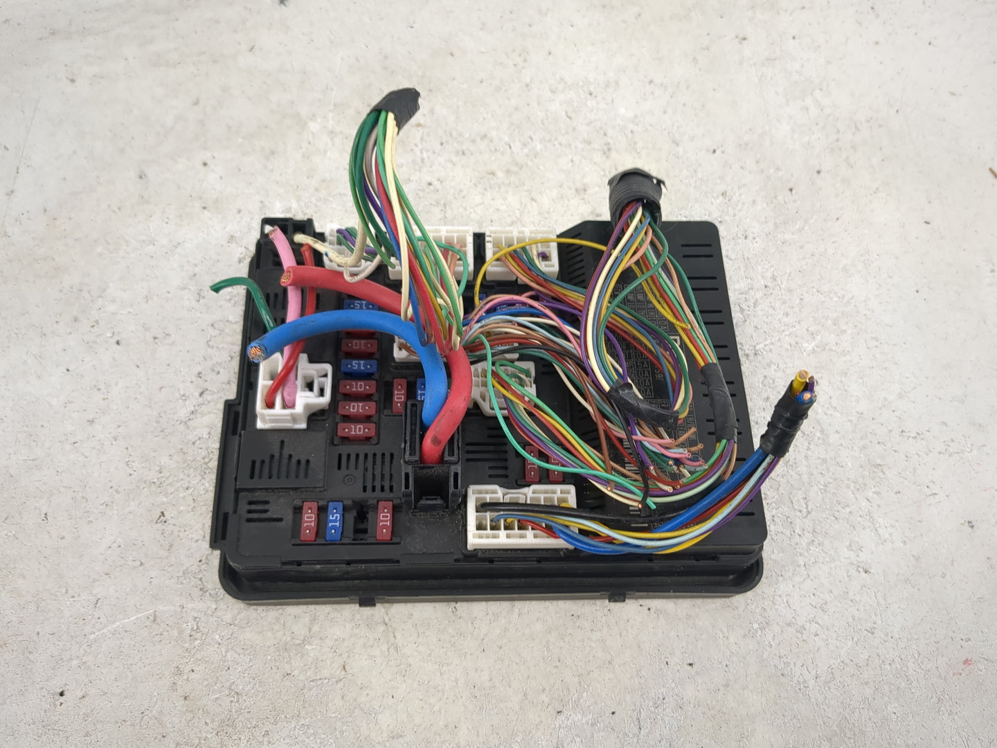 2016-2017 Nissan Altima Fusebox Fuse Box Panel Relay Module P/N:284B7 3TS9E Fits Fits 2016 2017 OEM Used Auto Parts - Oemuse