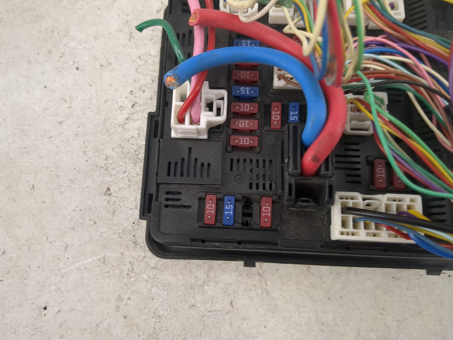 2016-2017 Nissan Altima Fusebox Fuse Box Panel Relay Module P/N:284B7 3TS9E Fits Fits 2016 2017 OEM Used Auto Parts - Oemuse