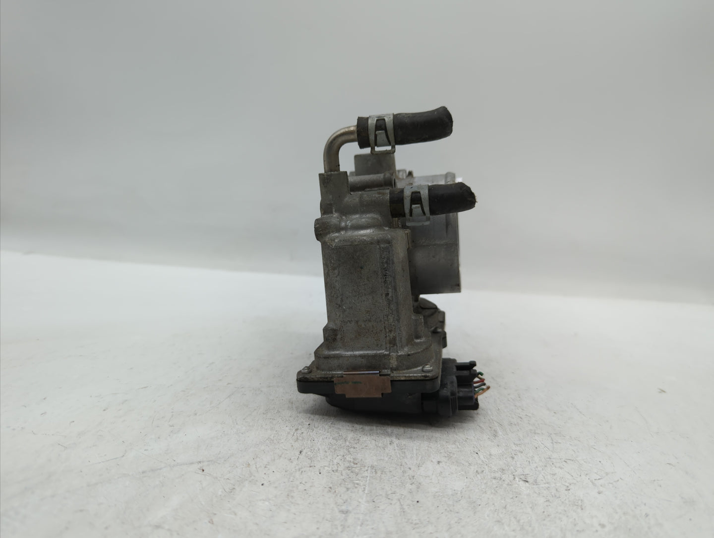 2013-2018 Nissan Altima Throttle Body P/N:3TA60-01 C 3TA60-01 B, 3TA60-01 A Fits Fits 2013 2014 2015 2016 2017 2018 2019 OEM