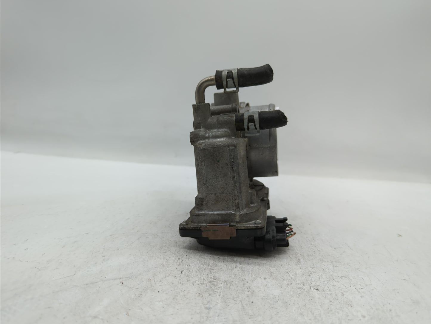 2013-2018 Nissan Altima Throttle Body P/N:3TA60-01 C 3TA60-01 B, 3TA60-01 A Fits Fits 2013 2014 2015 2016 2017 2018 2019 OEM