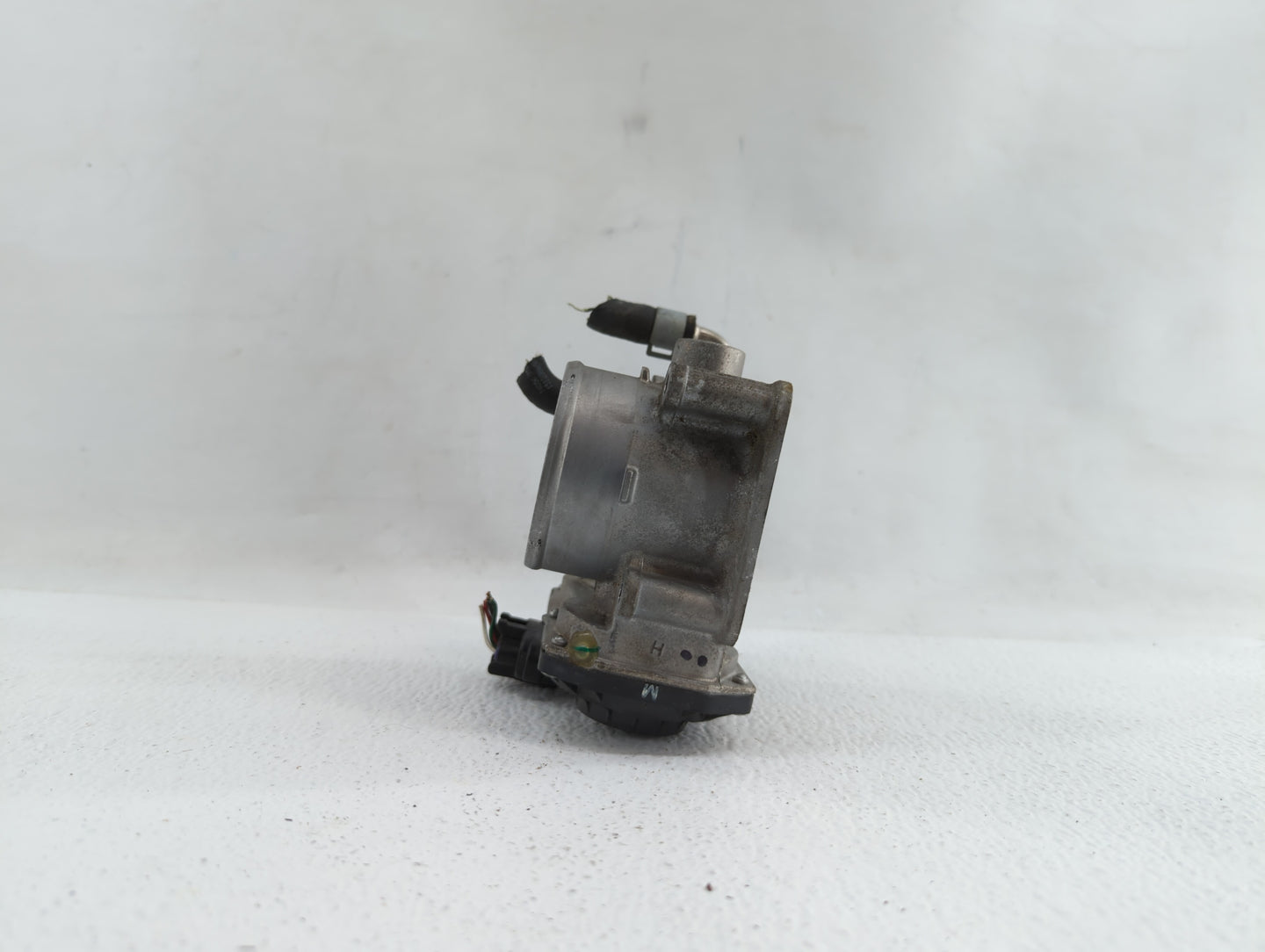 2013-2018 Nissan Altima Throttle Body P/N:3TA60-01 C 3TA60-01 B, 3TA60-01 A Fits Fits 2013 2014 2015 2016 2017 2018 2019 OEM