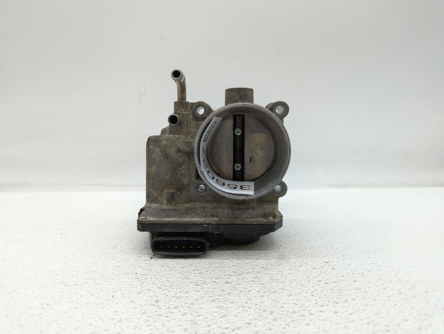 2013-2018 Nissan Altima Throttle Body P/N:3TA60-01 C 3TA60-01 B, 3TA60-01 A Fits Fits 2013 2014 2015 2016 2017 2018 2019 OEM
