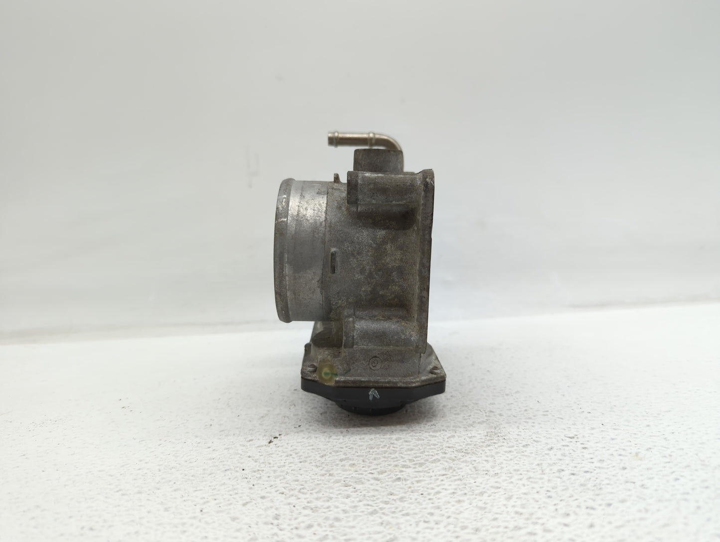 2013-2018 Nissan Altima Throttle Body P/N:3TA60-01 C 3TA60-01 B, 3TA60-01 A Fits Fits 2013 2014 2015 2016 2017 2018 2019 OEM