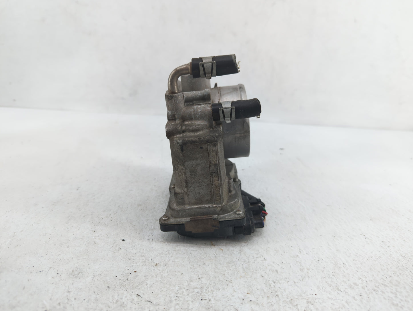 2013-2018 Nissan Altima Throttle Body P/N:3TA60-01 C 3TA60-01 B, 3TA60-01 A Fits Fits 2013 2014 2015 2016 2017 2018 2019 OEM