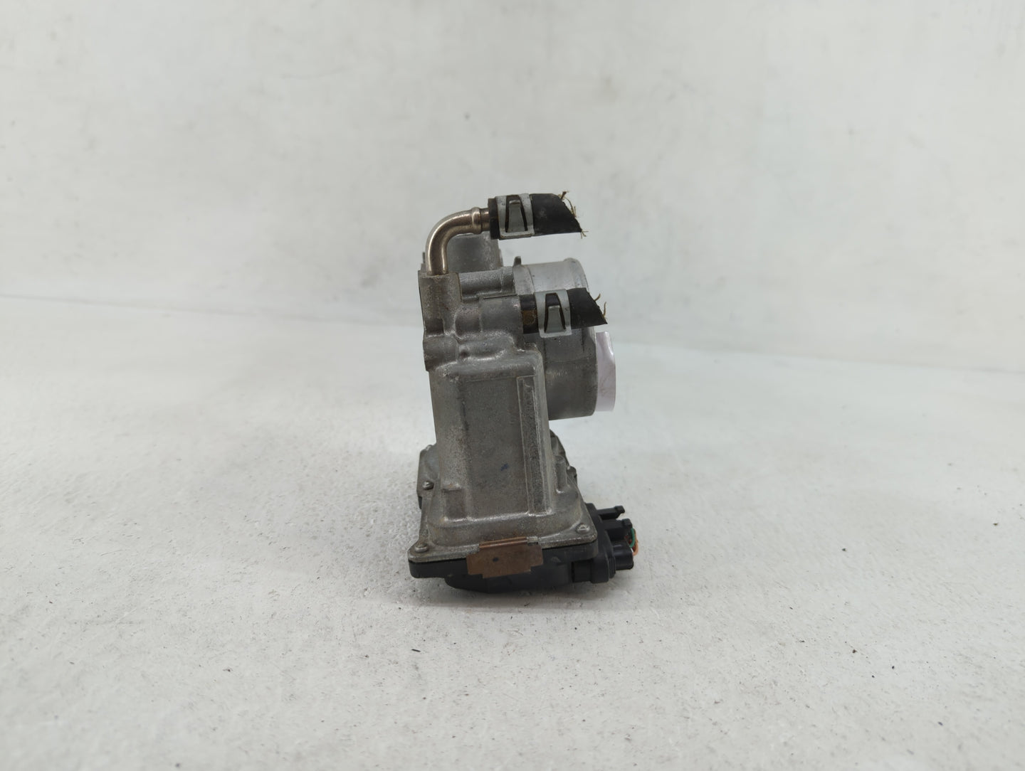 2013-2018 Nissan Altima Throttle Body P/N:3TA60-01 C 3TA60-01 B, 3TA60-01 A Fits Fits 2013 2014 2015 2016 2017 2018 2019 OEM