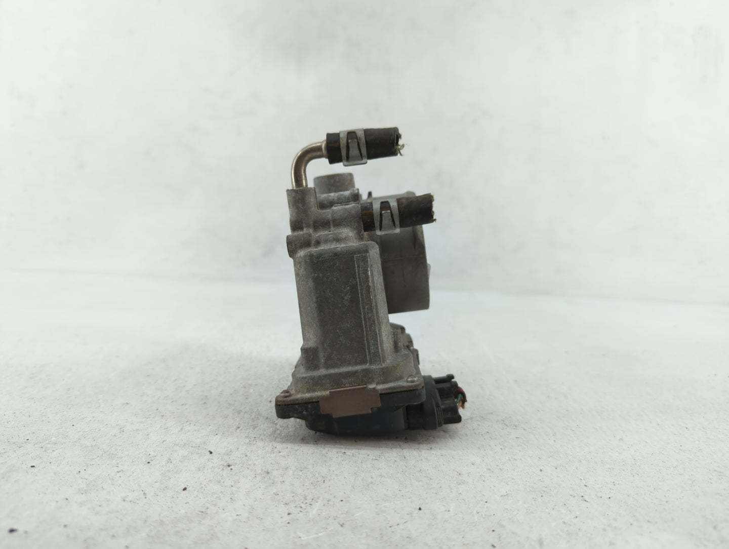 2013-2018 Nissan Altima Throttle Body P/N:3TA60-01 C 3TA60-01 B, 3TA60-01 A Fits Fits 2013 2014 2015 2016 2017 2018 2019 OEM