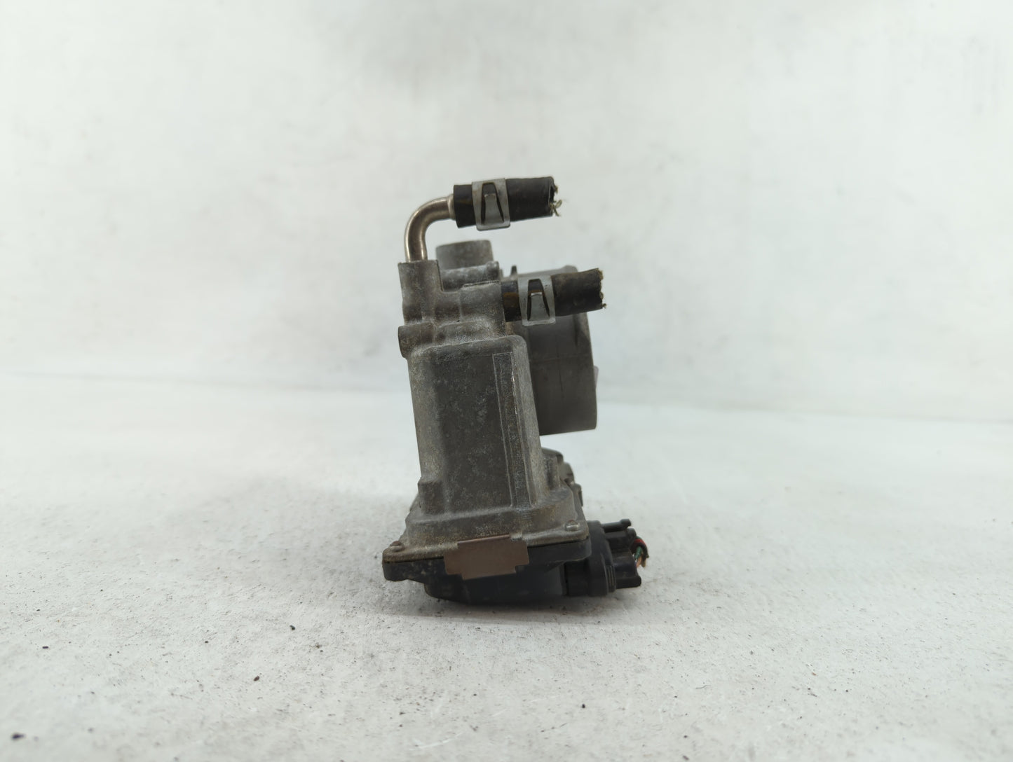 2013-2018 Nissan Altima Throttle Body P/N:3TA60-01 C 3TA60-01 B, 3TA60-01 A Fits Fits 2013 2014 2015 2016 2017 2018 2019 OEM