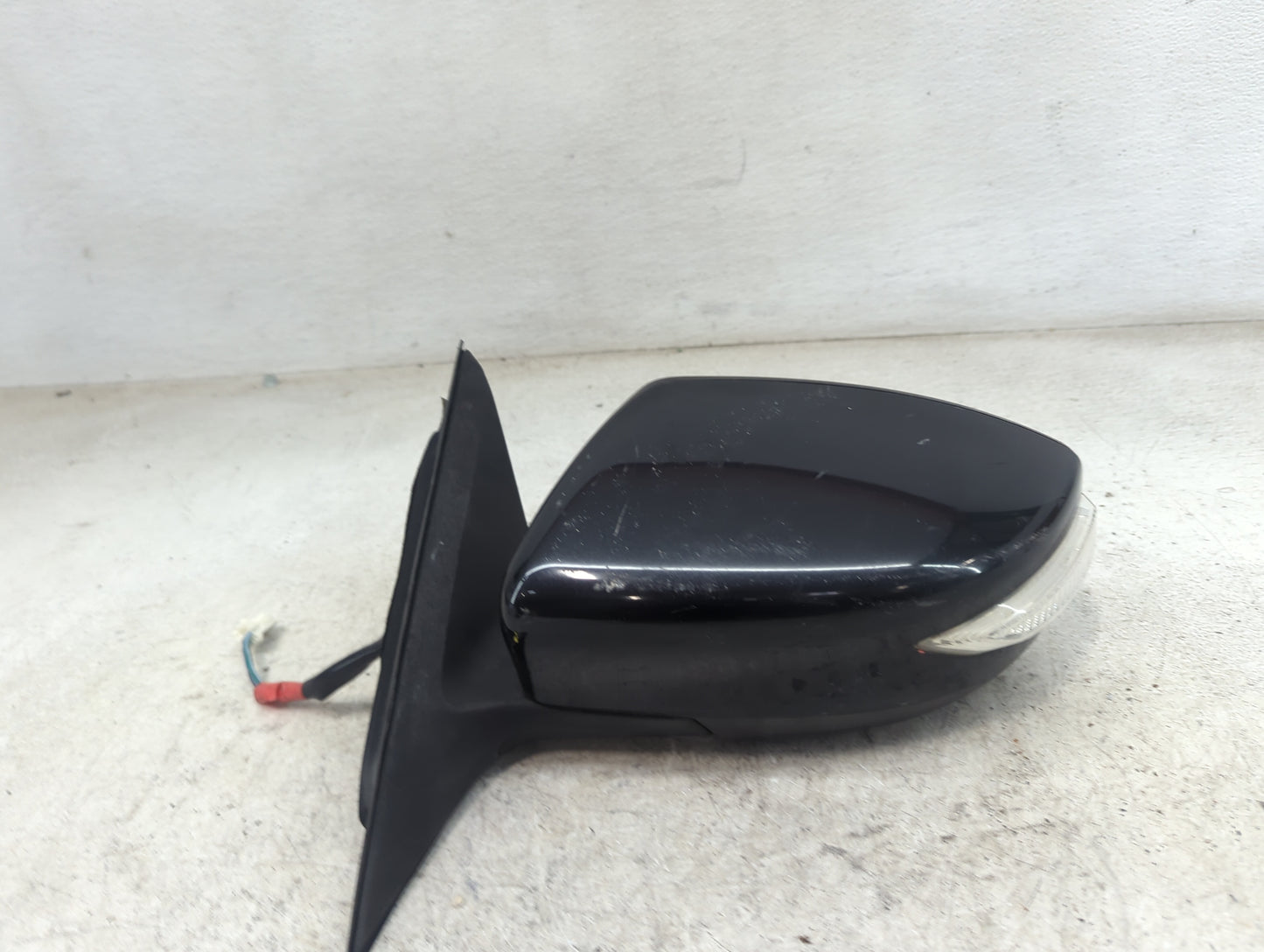 2013-2018 Nissan Altima Driver Side View Mirror - Left Door Mirror OEM Used - Oemusedautoparts1.com