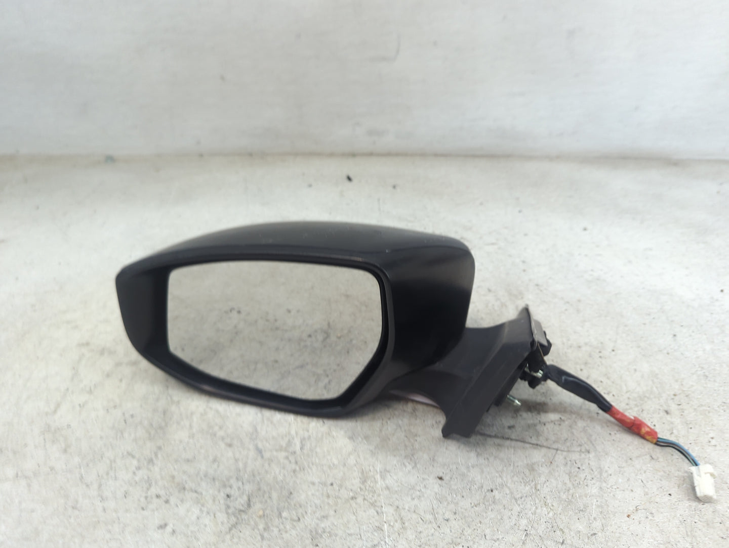2013-2018 Nissan Altima Driver Side View Mirror - Left Door Mirror OEM Used - Oemusedautoparts1.com