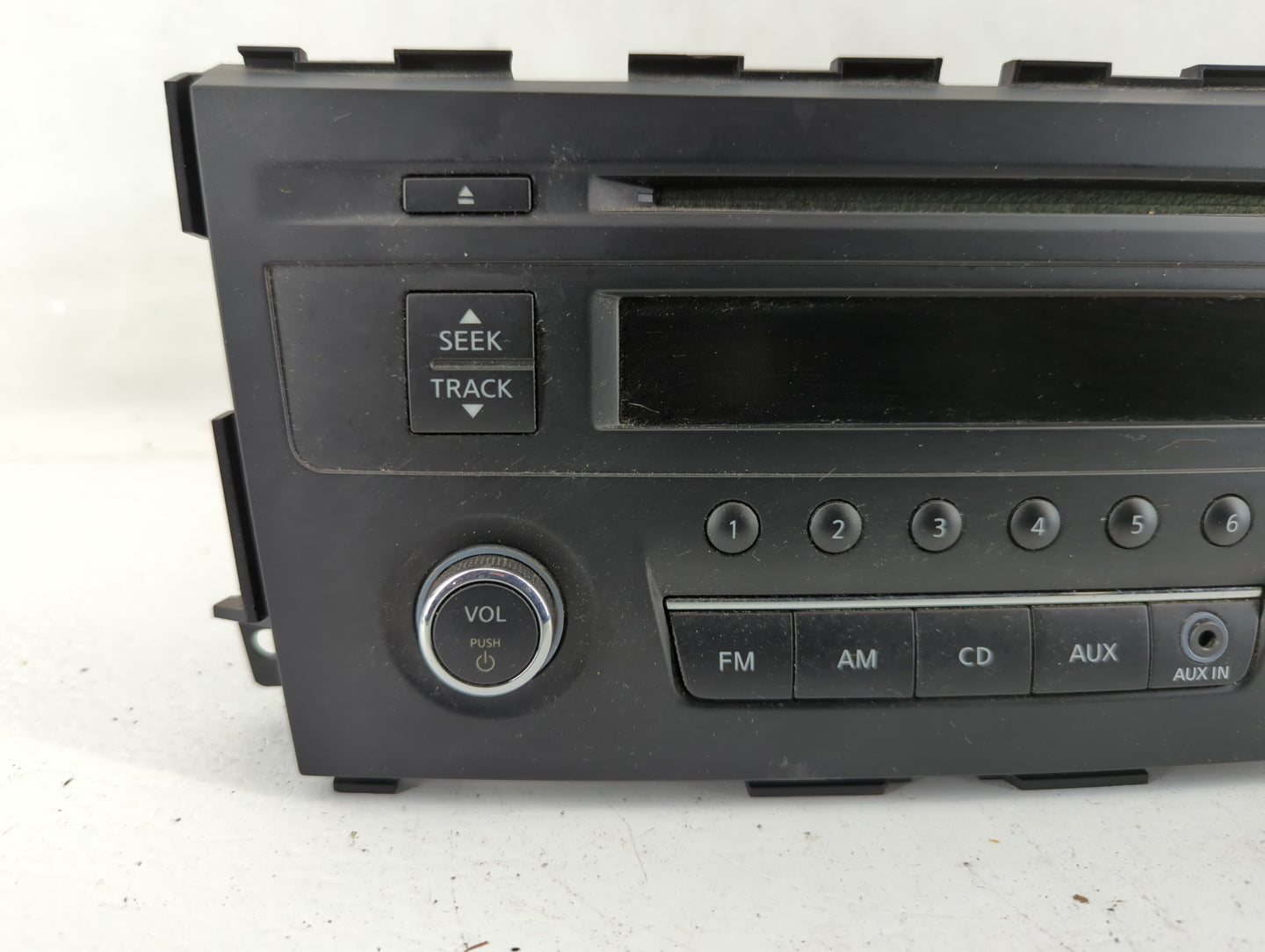 2016-2017 Nissan Altima Am Fm Cd Player Radio Receiver - Oemusedautoparts1.com