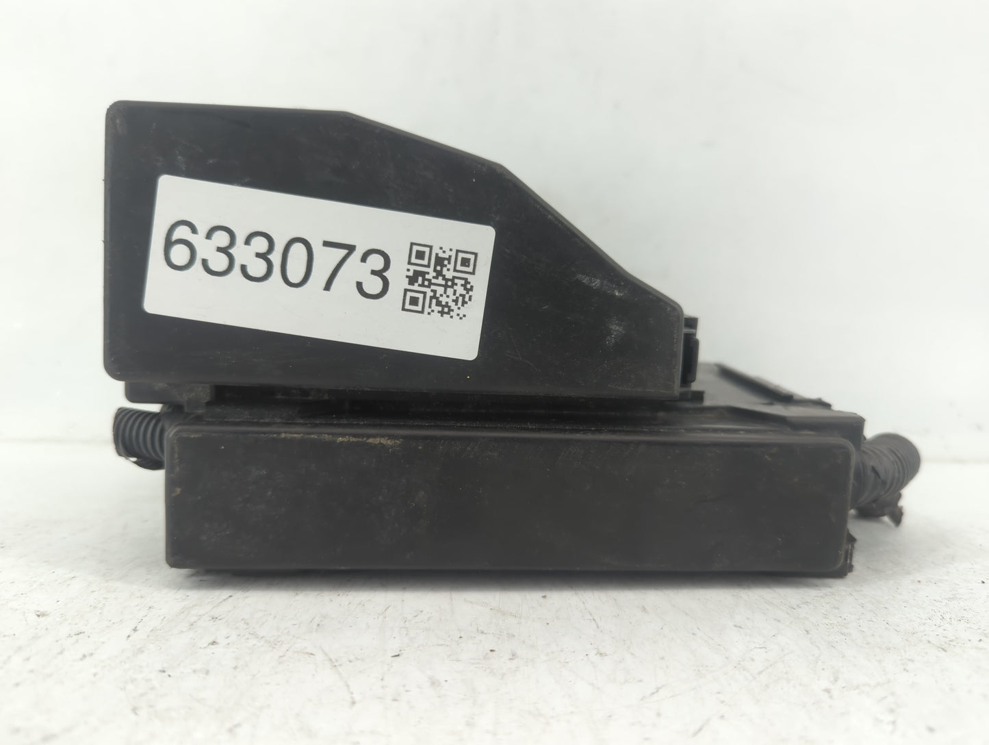 2016-2017 Nissan Altima Fusebox Fuse Box Panel Relay Module P/N:7254-5763-30 Fits Fits 2016 2017 OEM Used Auto Parts - Oemus