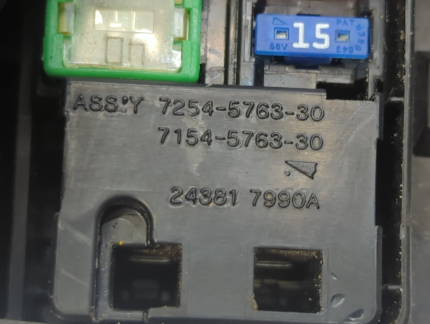 2016-2017 Nissan Altima Fusebox Fuse Box Panel Relay Module P/N:7254-5763-30 Fits Fits 2016 2017 OEM Used Auto Parts - Oemus