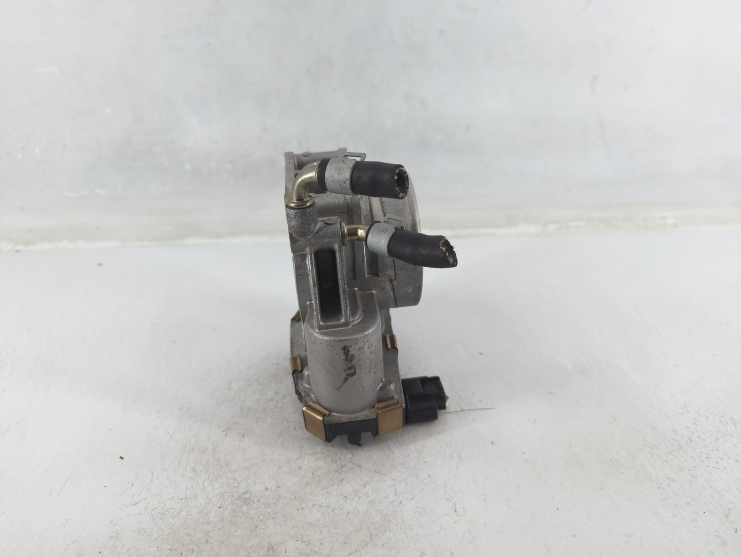 2015-2018 Nissan Altima Throttle Body P/N:5826 RME70-50 Fits Fits 2015 2016 2017 2018 2019 2020 2021 2022 OEM Used Auto Part
