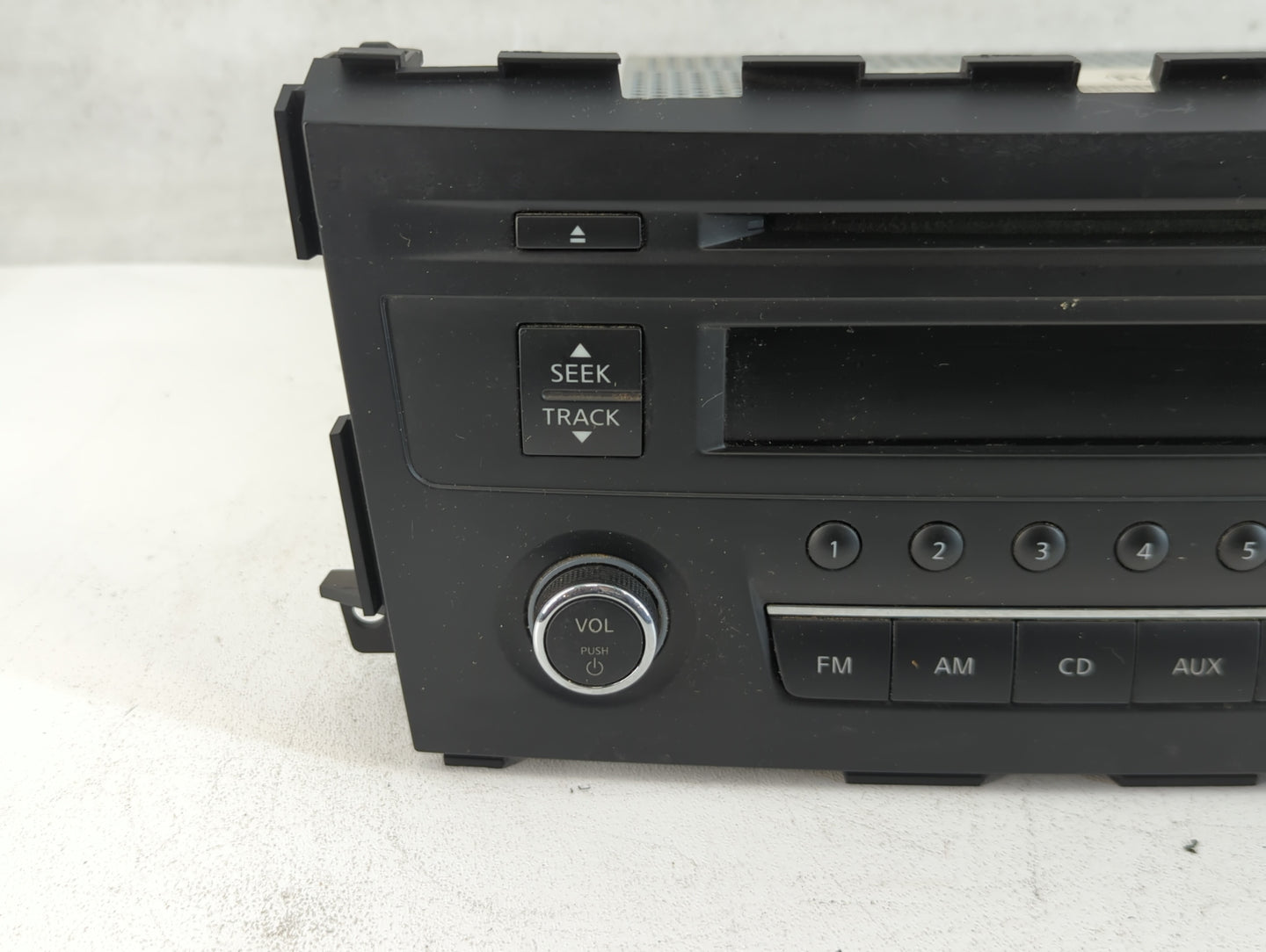 2016-2017 Nissan Altima Radio AM FM Cd Player Receiver Replacement P/N:28185 9HR0A Fits Fits 2016 2017 OEM Used Auto Parts -