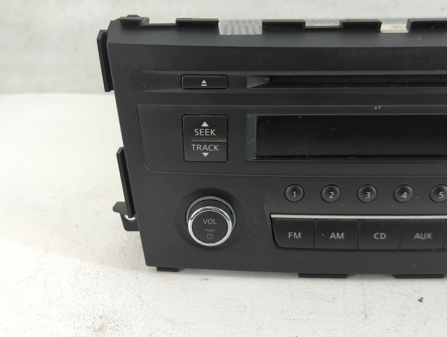 2016-2017 Nissan Altima Radio AM FM Cd Player Receiver Replacement P/N:28185 9HR0A Fits Fits 2016 2017 OEM Used Auto Parts -