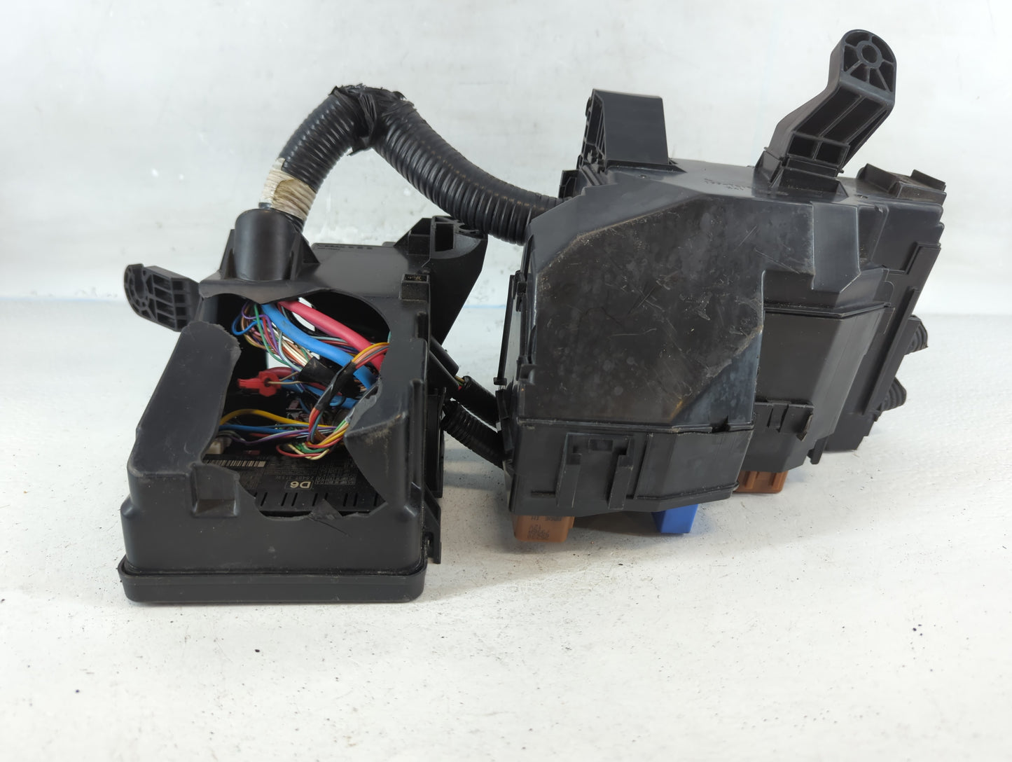 2016-2017 Nissan Altima Fusebox Fuse Box Panel Relay Module P/N:7254-5763-30 Fits Fits 2016 2017 OEM Used Auto Parts - Oemus