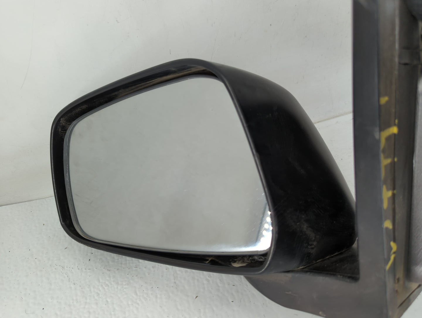 2005-2021 Nissan Frontier Driver Side View Mirror - Left Door Mirror OEM Used - Oemusedautoparts1.com