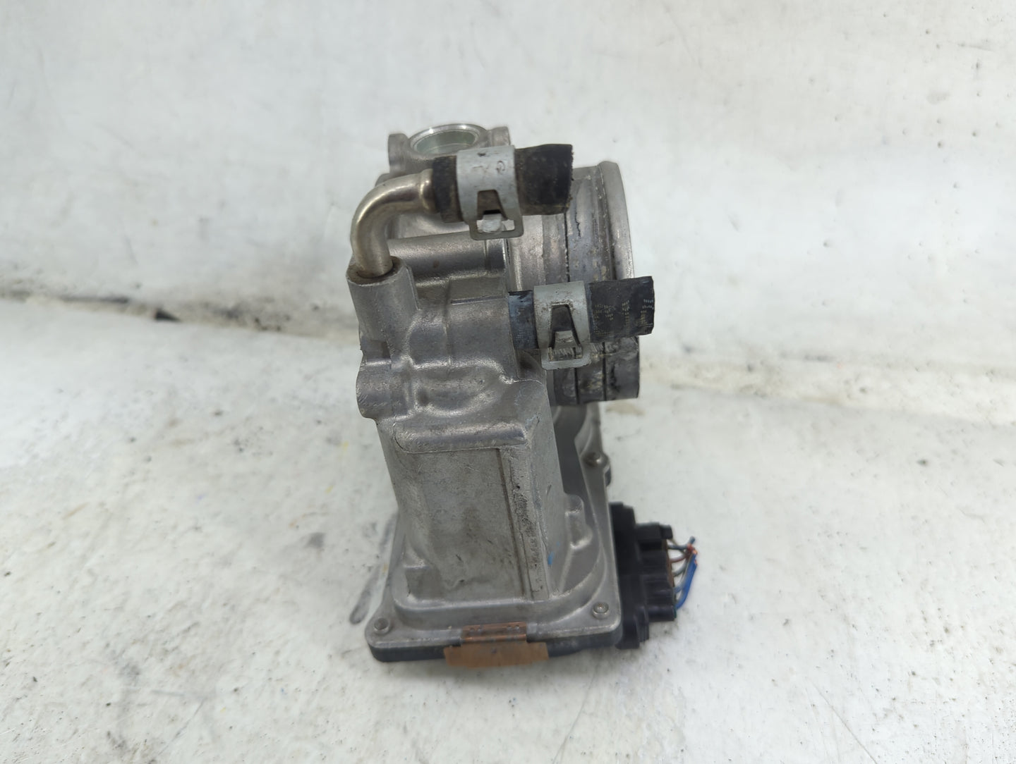 2013-2019 Nissan Frontier Throttle Body P/N:EA-A60-01 5J23, 02796 Fits Fits 2013 2014 2015 2016 2017 2018 2019 OEM Used Auto