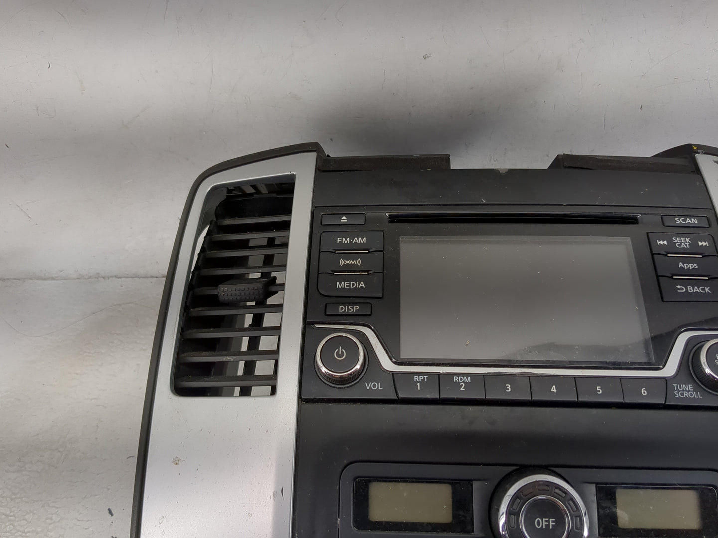 2016 Nissan Frontier Radio AM FM Cd Player Receiver Replacement P/N:28185 9BM1A CQ-FN95E0GX Fits OEM Used Auto Parts - Oemus