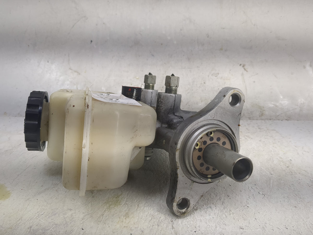 2010-2021 Nissan Frontier Brake Master Cylinder - Oemusedautoparts1.com