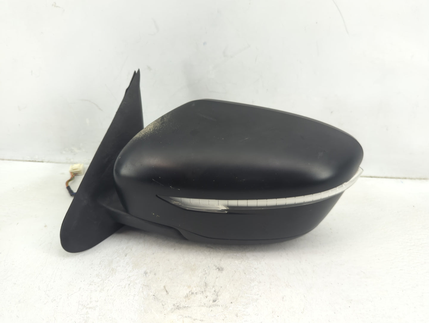 2015-2017 Nissan Juke Driver Side View Mirror - Left Door Mirror OEM Used - Oemusedautoparts1.com