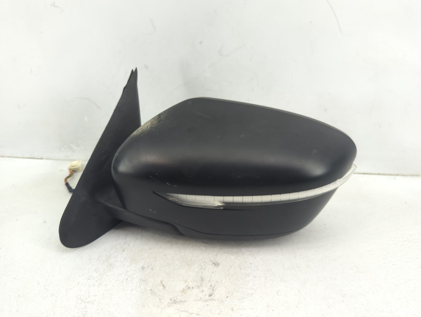 2015-2017 Nissan Juke Driver Side View Mirror - Left Door Mirror OEM Used - Oemusedautoparts1.com