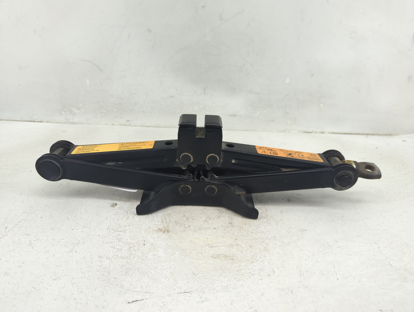 2016 Nissan Juke Spare Scissor Car Jack - Oemusedautoparts1.com